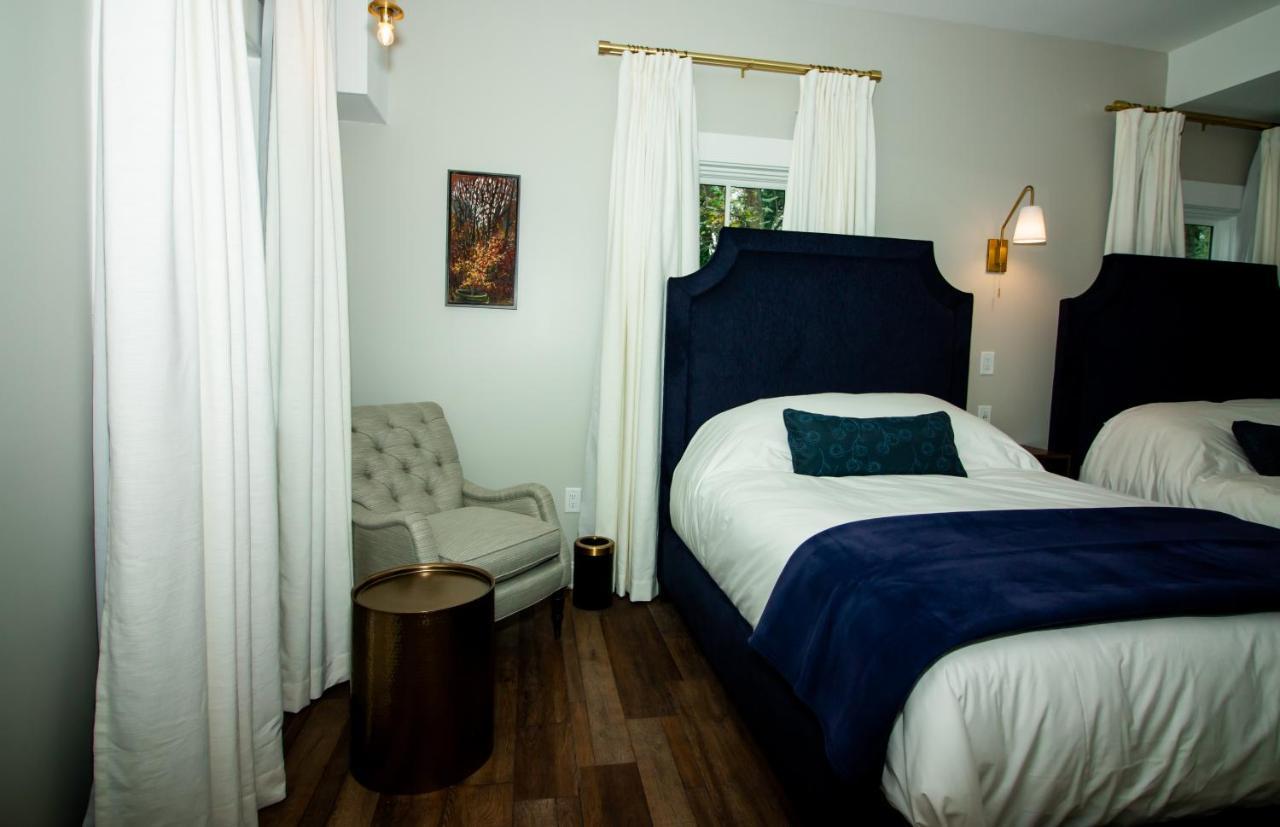 The Colonial Inn Hillsborough Buitenkant foto