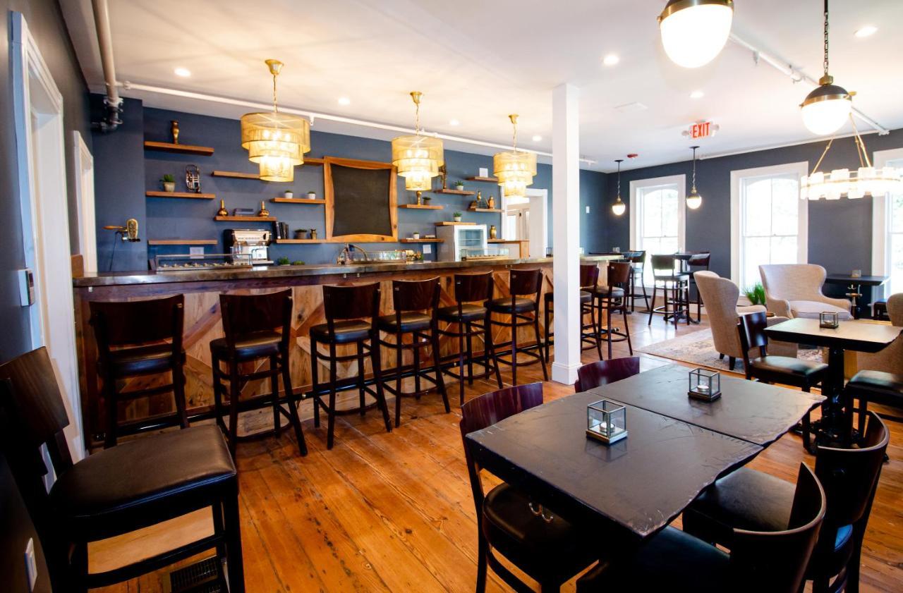 The Colonial Inn Hillsborough Buitenkant foto